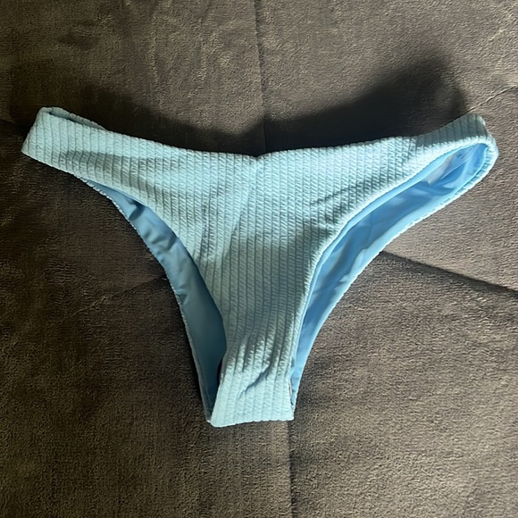 Shein Ruffle Tie Bikini - Picture 4 of 6